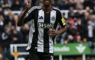 27球6助！伊萨克加盟利物浦，15亿欧成标王，新赛季冲冠稳了