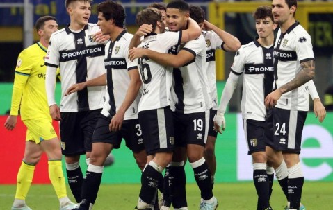 意甲赛场：热那亚保级关键战，帕尔马客场能否全身而退？