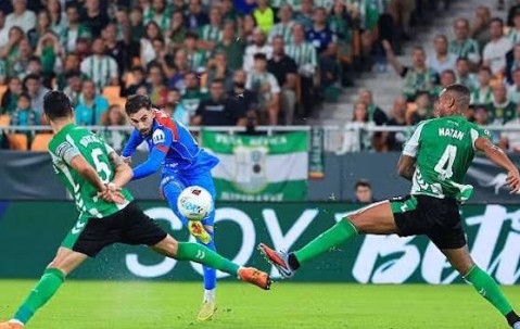 西甲11轮战报：皇马复仇巴萨，马竞需稳固领先地位