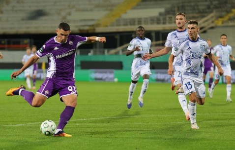 佛罗伦萨2-0奥洛莫茨：皮科利破门 意甲第16胜捷甲第8联赛开门红