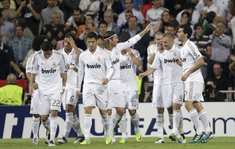 西甲升班马硬刚银河战舰！奥维耶多主场死守，皇马锋线能否撕破铁桶阵？