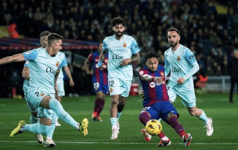 西甲焦点战前瞻：奥萨苏纳 VS 巴伦西亚，谁能拔得头筹？