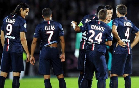 法甲焦点战：巴黎FC主场硬刚斯特拉斯堡，黑马之争谁能破局？