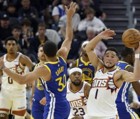 库里28+4巴特勒背伤退赛 布克38分勇士射落太阳