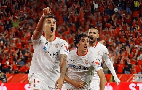 西甲中游对决：巴伦西亚主场迎战皇家社会，新旧势力的战术博弈