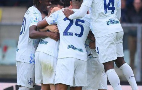 巴萨11连胜领跑西甲！曼城3-1终结黑马，米兰双雄紧追榜首