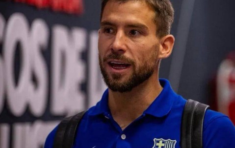 西甲在即！巴萨注册难题待解，34岁中卫或转沙特，防线面临调整