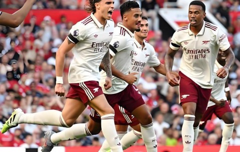 玄学护体阿森纳两大对手同日瘫痪，森林主帅连夜下课，毕巴核心伤退三周