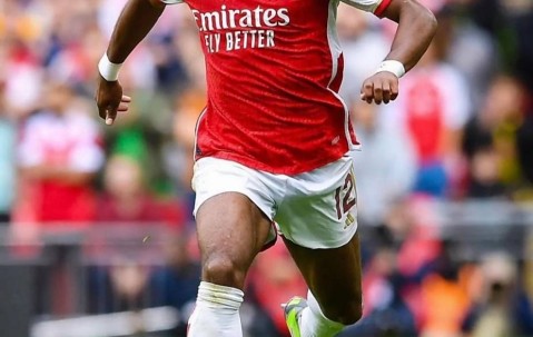 太出色了！阿森纳新人铁卫制霸攻防两端，塔帅争冠奖杯的关键点