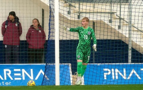 曼联正式完成免费签新门将转会！拉爵炮轰青训，球员家长大惑不解