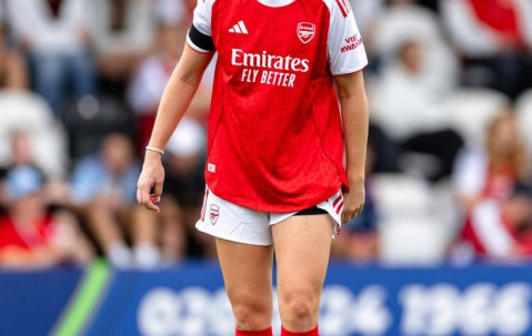 阿森纳女足续约鲁索：追逐荣誉的坚定步伐