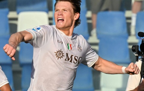 （体育）足球——意甲：那不勒斯胜萨索洛