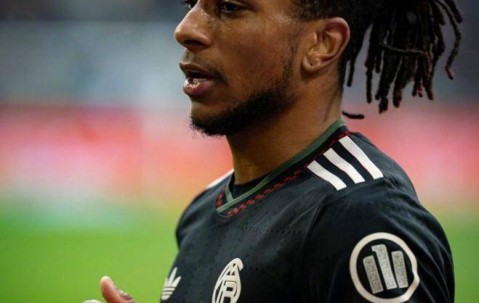 凯恩哑火无缘11连斩，17岁天才连场世界波，拜仁3-0门兴刷爆德甲纪录