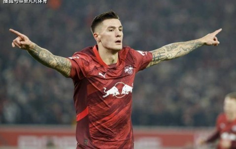 22岁高中锋是曼联9号位首选：君子协定助力购买，纽卡也在抢购他