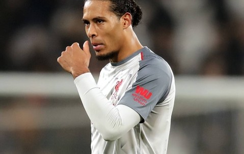 连续两场失误！昔日世一卫状态下滑，利物浦防线谁是顶梁柱？