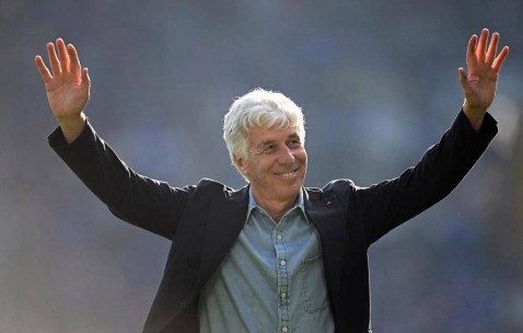 意大利67岁主帅加斯佩里尼率罗马完胜法甲劲旅，取得季前赛三连胜