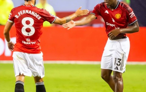 4-1！两连胜 8.2亿豪门笑傲英超内战 20岁小将转型后传射闪耀全场