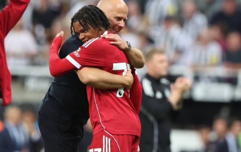 亚历山大·伊萨克创纪录转会利物浦：英超转会市场新震荡