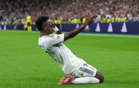 姆巴佩双响熊皇救主，皇马2-1逆转马略卡登顶西甲