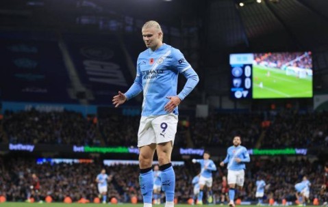 哈兰德双响一战3神迹，瓜帅盛赞比肩梅罗，曼城3-1黑马升英超第2