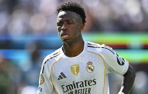 维尼修斯聊生涯：为皇马和巴西踢球是终身愿望