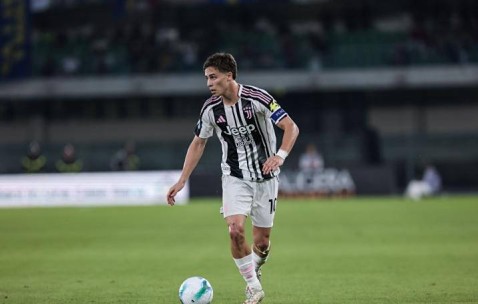 意甲转会新闻汇总：米兰寻找迈尼昂接班人，国米看中20岁后卫