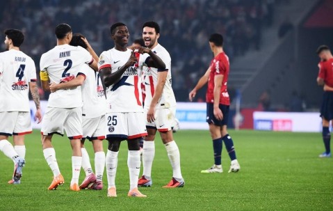 足坛悲喜夜！巴萨3球惨败，意甲前5只差3分，姆巴佩弟弟绝平大巴黎