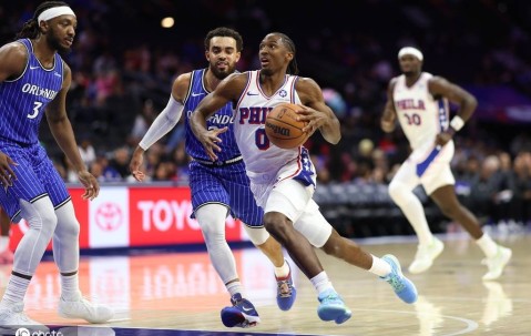 季前赛-马克西17分卡特20+13 76人不敌魔术