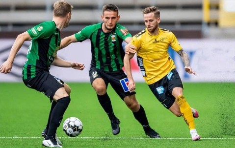 意甲：莱切VS卡利亚里