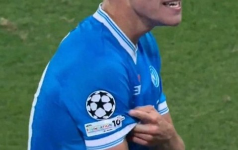 隔空喊话曼联？霍伊伦德庆祝动作引爆热议