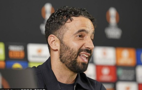 曝阿莫林还剩3场比赛自救 战术大师格拉斯纳或接手曼联