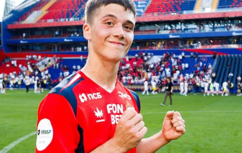 曝曼联或500万签中场小妖！6场3球1助攻，他有儿魔梦尤其敬仰弗爵