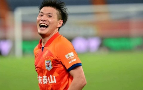 徐彬刚在中超坐稳主力！就被传闻要离队留洋，球迷推荐他去德甲