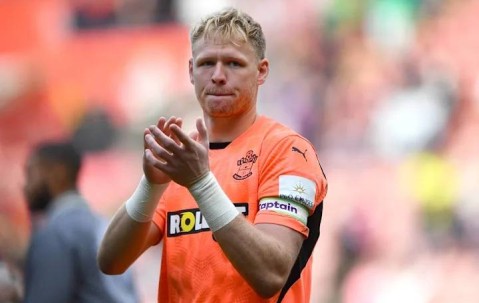 纽卡斯尔正运作前阿森纳门将转会事宜，埃迪豪急需旧部解燃眉之急