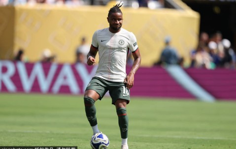 切尔西新星肯德里·帕埃斯租借加盟斯特拉斯堡：从南美天才到法甲新秀