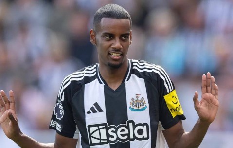 伊萨克意外落选大名单，斯洛特保守决策引发战术新思考