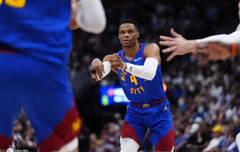 威少签约国王暂缓失业危机 今夏他为何如此狼狈？