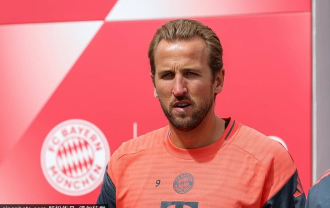 拜仁德甲首轮前夕：凯恩与莱默尔缺席合练，球队战术布局或受影响