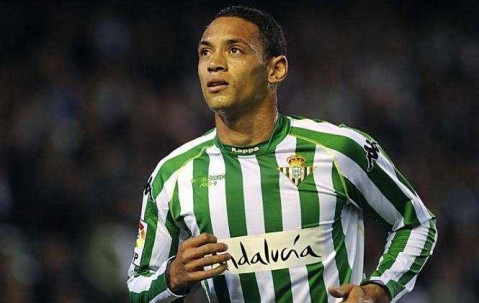 巴西球员奥利维拉：从意甲水货到亚洲养老再重返国家队的传奇经历