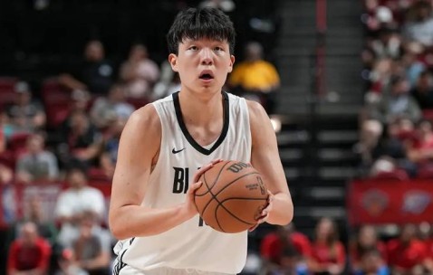 开拓者队记:杨瀚森低位运球不能太多 他在恶补英语