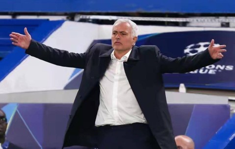 疯了！3大豪门砸7000万预算抢穆帅，本菲卡真要留不住？