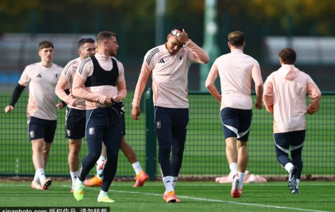 英超球队阿斯顿维拉训练备战欧联杯