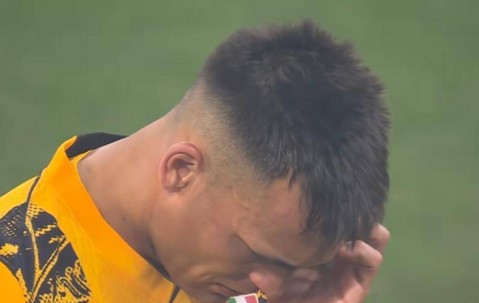 两球领先被逆转！国米队长扔袖标自责，家庭变故下他能否再站起来？