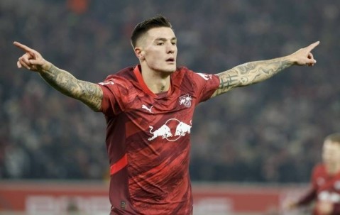 8500万欧！曼联正式报价22岁德甲红星，第3次截胡纽卡暗坑利物浦