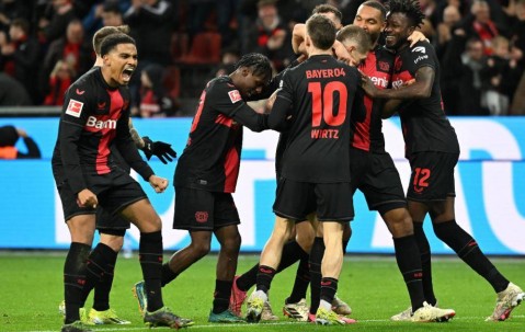 从0分垫底到德甲逆袭！勒沃库森换帅如换刀，穆里尼奥主场迎终极考验