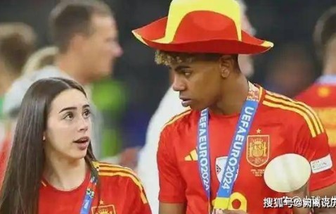 落选金球奖！亚马尔女友晒亲密合照力挺男友：你永远是我的金球，我爱你