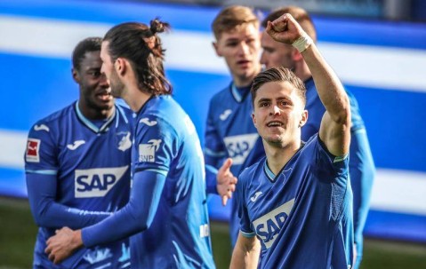 德甲保级生死狙击！海登海姆主场铁桶阵锁喉，法兰克福残阵客场遇险