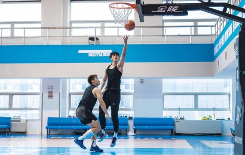 曾凡博二次闯美前景如何？合同转正有难度也有利好