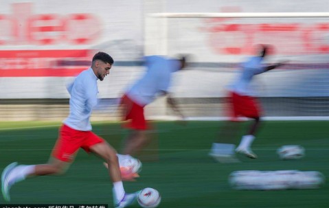 梅里诺：确信约克雷斯的进球会到来，他在场上贡献了最佳表现！