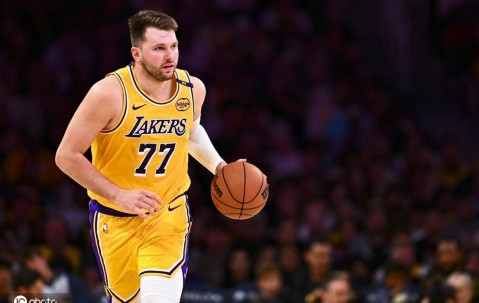 Shams:爆料东契奇交易时手抖得厉害 手机消息炸了